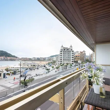 Bella Vista Luxury Apartment. Bay Views. Parking