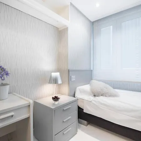 Bella Vista Luxury Apartment. Bay Views. Parking * San Sebastian